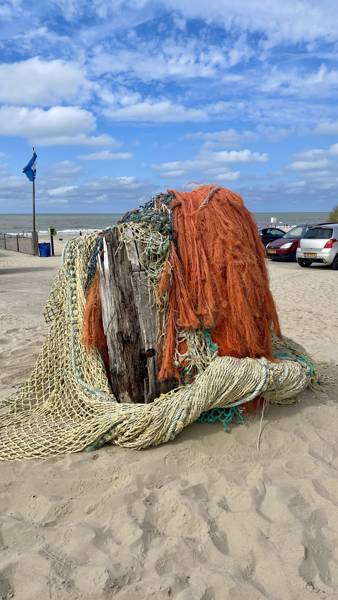 Strandjutten in Callantsoog